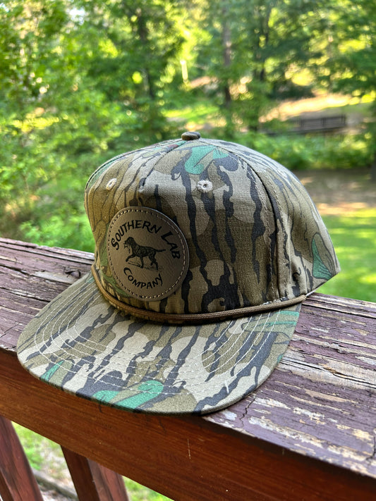 The mossy oak green leaf